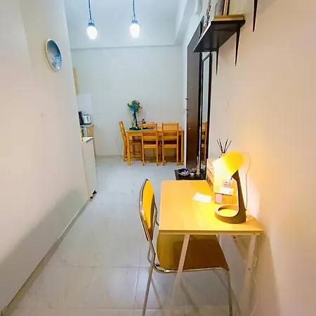 Cozy In Apartment Athens